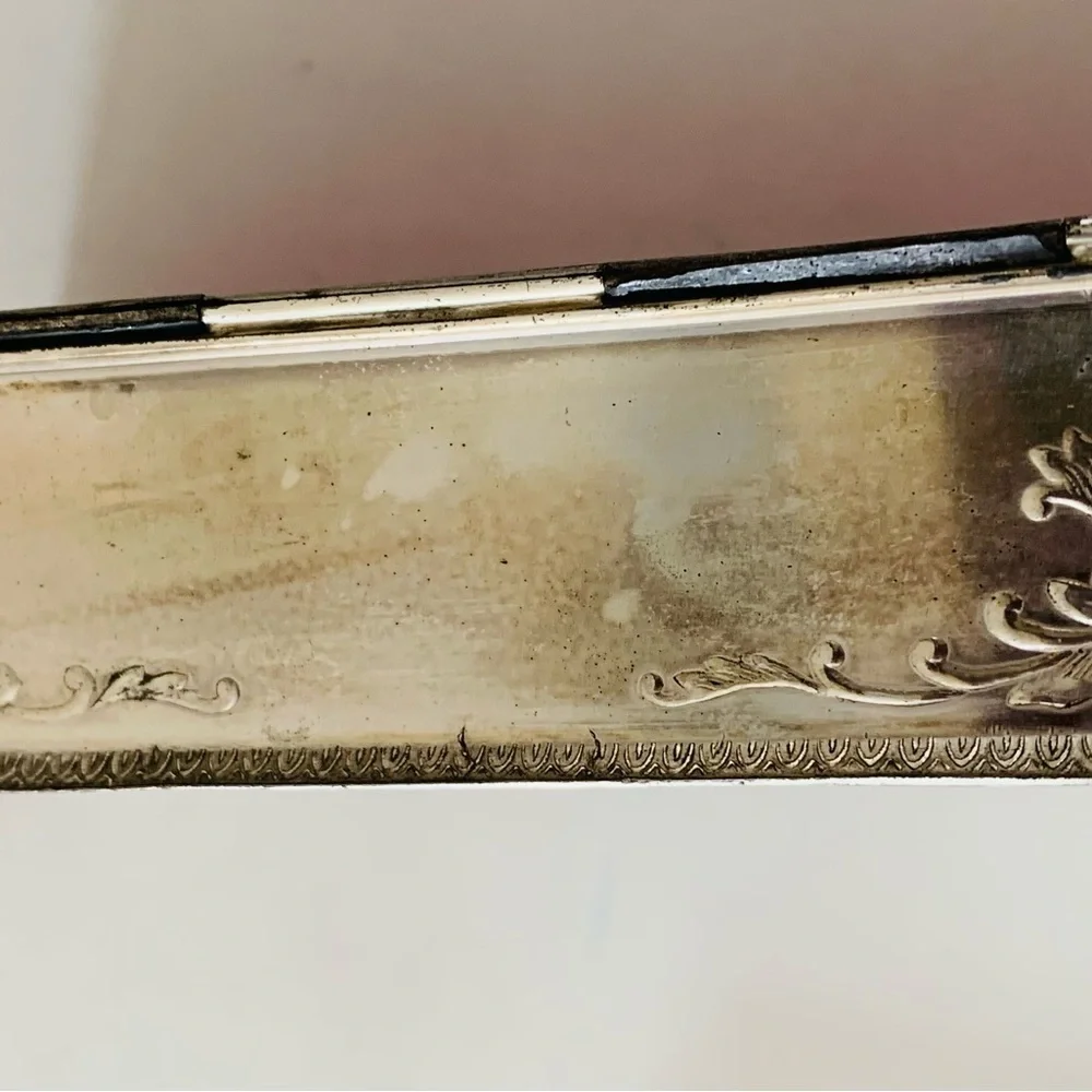 Oriental Pogoda metal trinket box